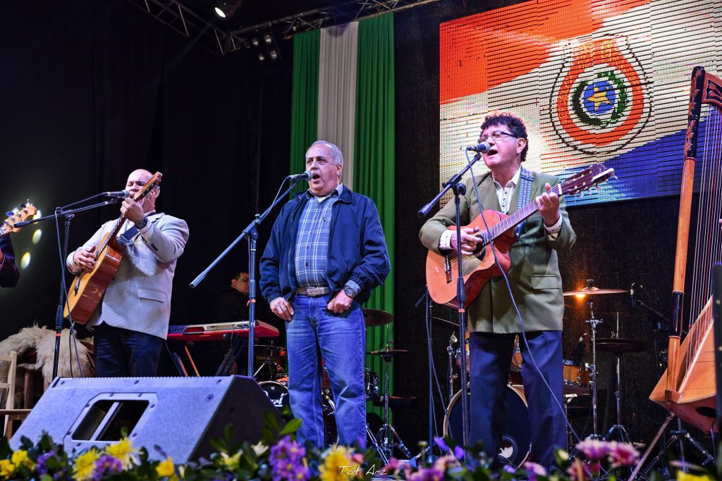 37133930_2106089896279418_7452025054654627840_o